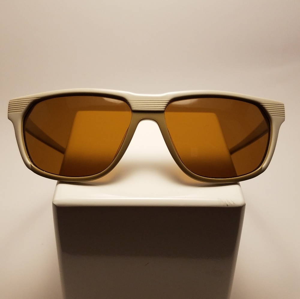 WILLIAM RAST Women Polorized Sunglasses